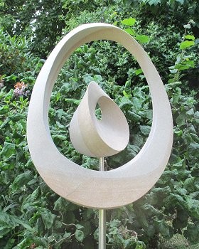 Geometric stone sculpture Möbius Egg Yolk I - 5
